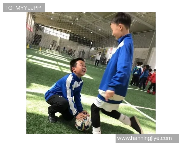 球星亲授足球基本功技巧从入门到精通的全方位训练方法 球星亲授足球基本功技巧从入门到精通的全方位训练方法